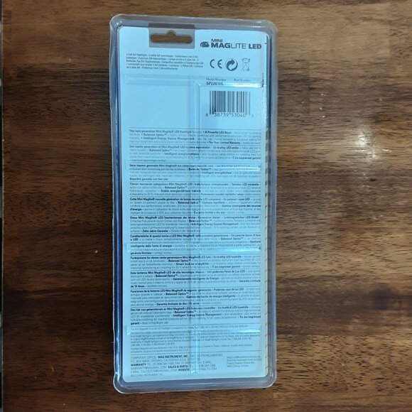 MINI MAGLITE LED Flashlight - Picture 3 of 3